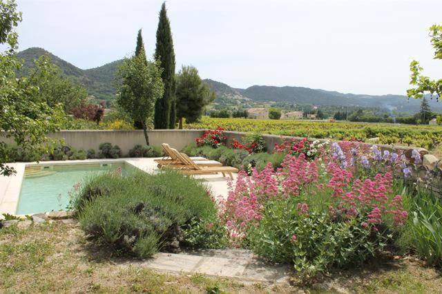Mas 250m² avec piscine pétanque et vue