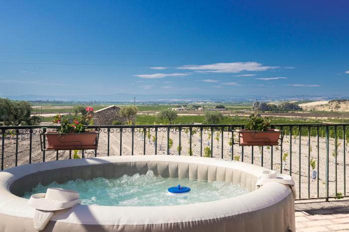 Oasi Orange Villa with Jacuzzi