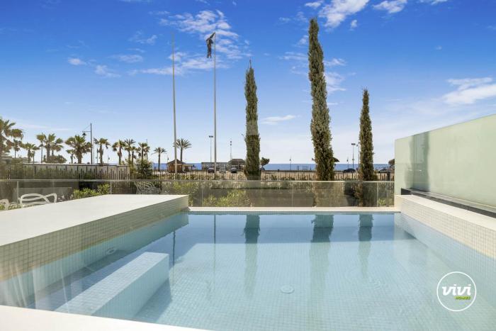 ViVi Homes - Sunrise - Plunge pool - beachfront - Terrace