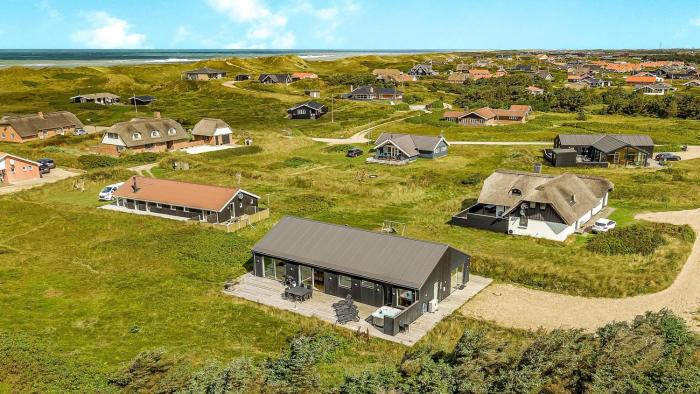 New Luxury Home With Dune Views By North Sea Sj305