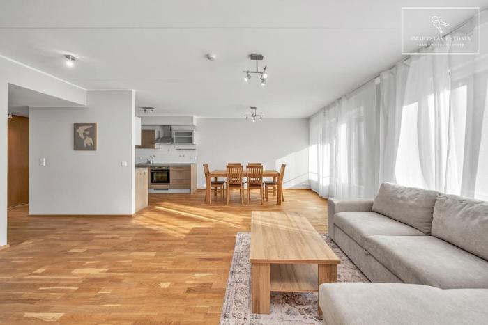 2 BR in Kadriorg with Sauna Balcony and Free Parking