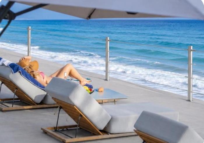 Iconic PRIVE beachfront villa Mola Kaliva