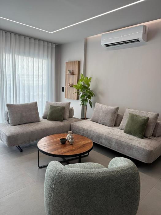RO - Refined Relaxation, Private Courtyard and Jacuzzi