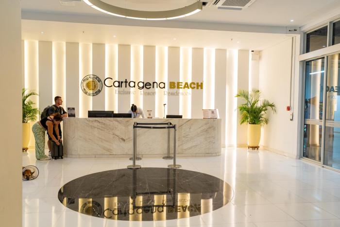 HERMOSO APARTAMENTO DE LUJO CON VISTA AL MAR EN EL Edificio Cartagena Beach Resort CB1024