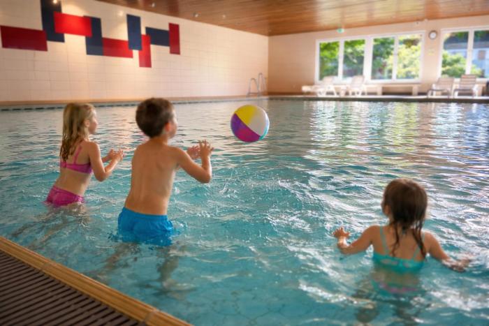 Familienauszeit Indoorpool, Sauna, optional Vielpass Karte, Netflix, Disney, inkl Bettwäsche Handtücher Reinigung , 100 MBit Internet
