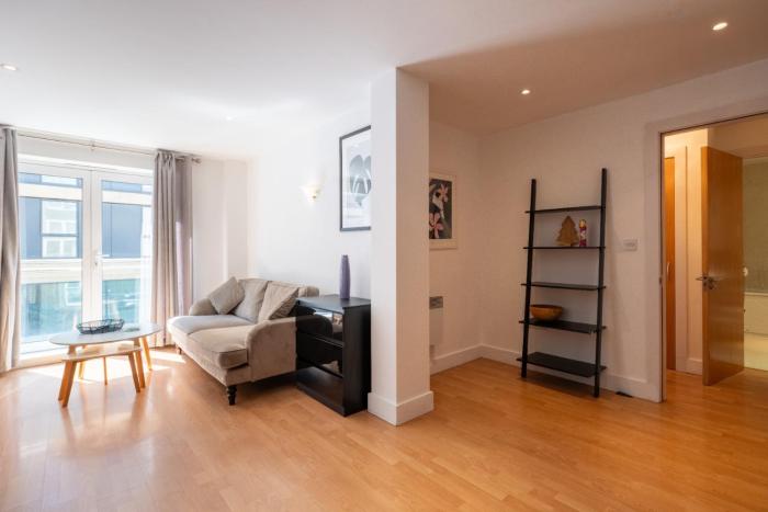 Chic Central 2BDR London Retreat
