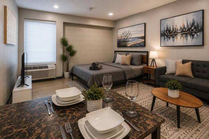 Relaxing Downtown Studio Stay in 5 Pt South 74