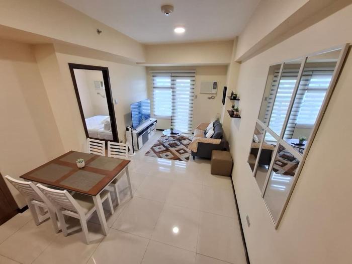 Roomy 1BR Balcony-40sqm-4px-PET-Parking-MOA,PICC,WTC,CCP