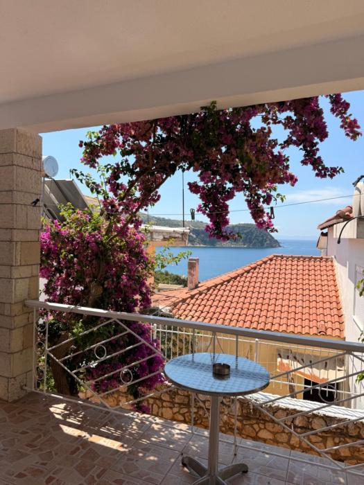 Loukas Apartments