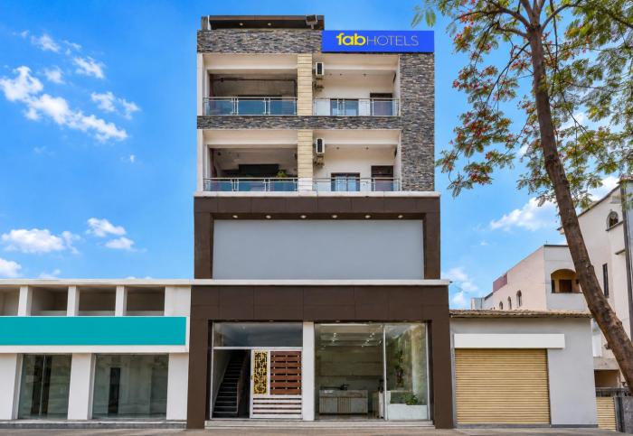 FabHotel Metro Residency