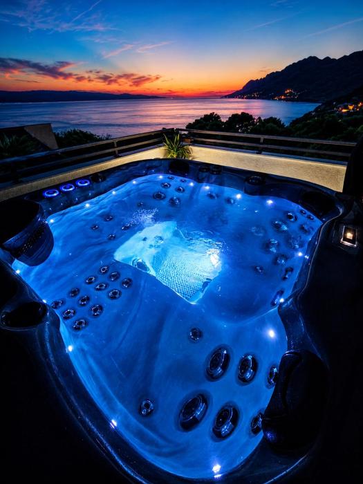 Apartman Štorija with Private Jacuzzi-Brela