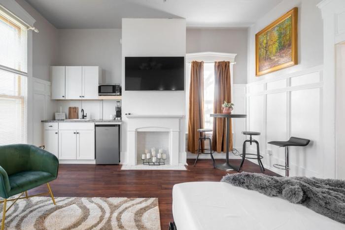 Walk Bike everywhere from this Historic Chic Studio