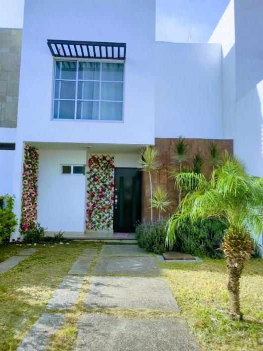 House for 6, 3 bedrooms, 2 pools, near International Port, Mulza