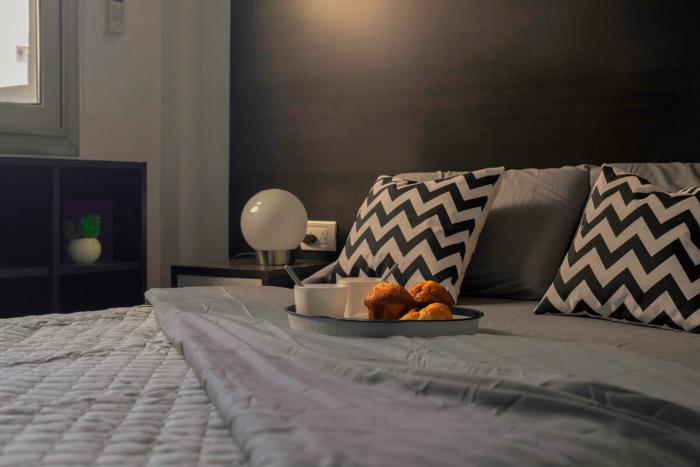 2 Apartments SideBySide for 2 Couples! 2Beds 2Bath 2 Balconies