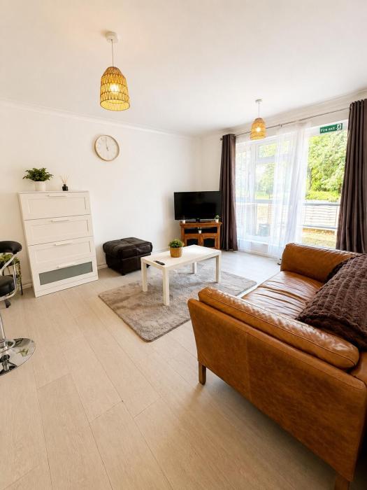 Boulevard Apartment - Fully Accessible Flat - City Centre -Parking- Sleeps 3