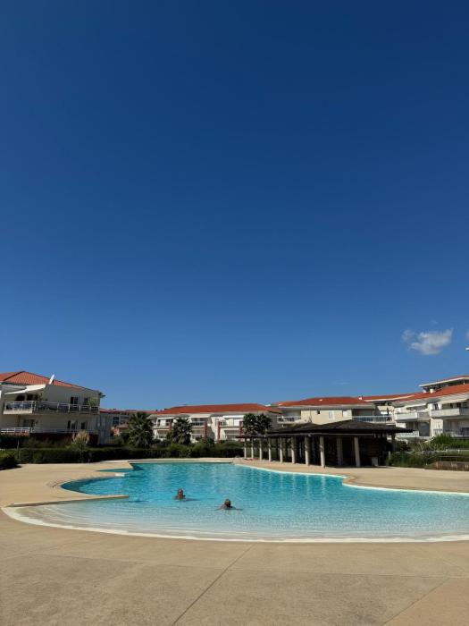 Apartment near the beach and pool