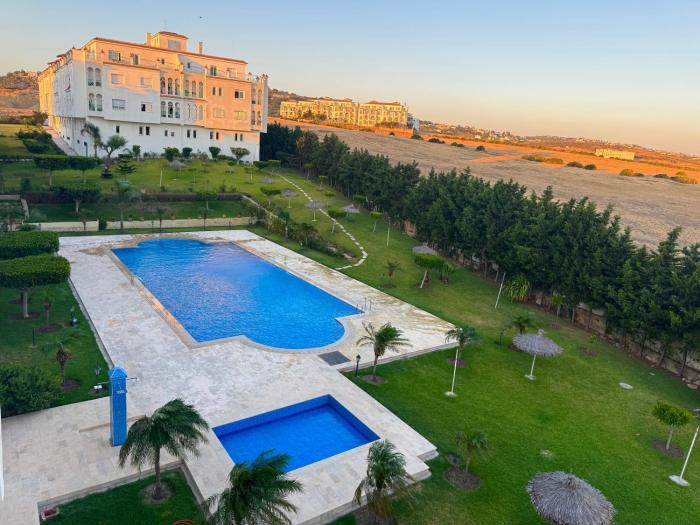 Résidence Élégante avec Piscine et 3 Chambre