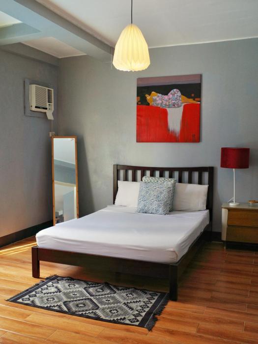 Apartment with Kitchen Walking Distance to Station Two