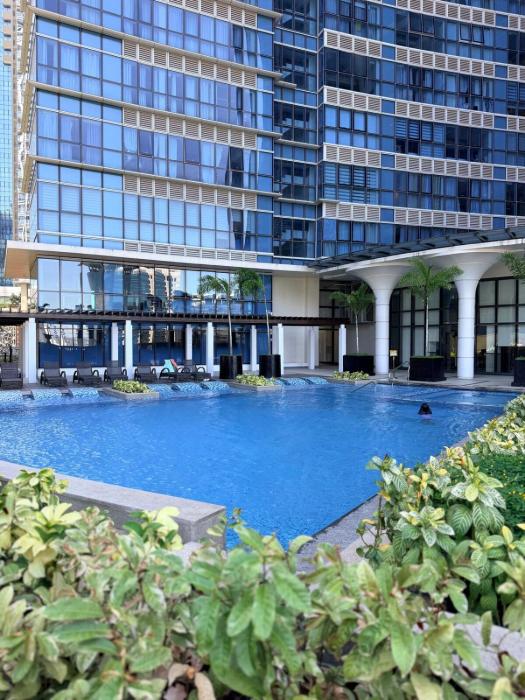 Modern Cozy Stay in BGC near Uptown mall