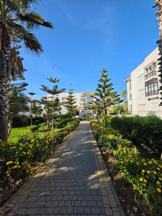 Apartment with sea view and pool H