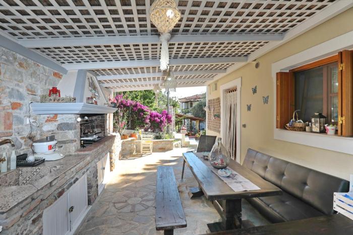 Sklavos Studios skopelos