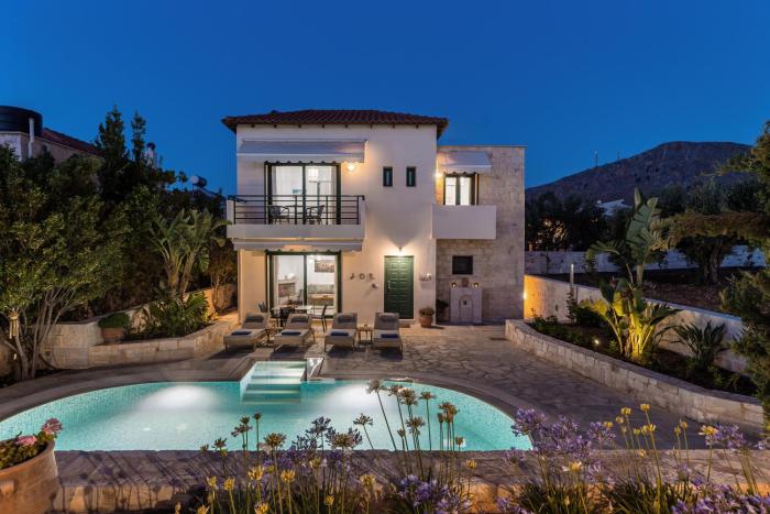 Villa Dafni with Private Pool BBQ and Free Parking