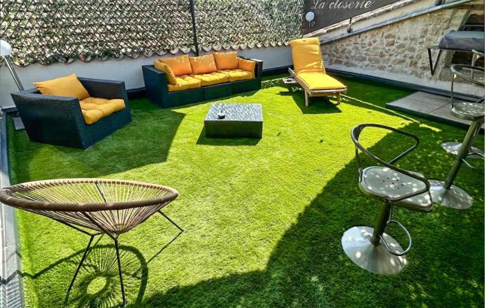 5 Bedroom Awesome Home In Bourdic