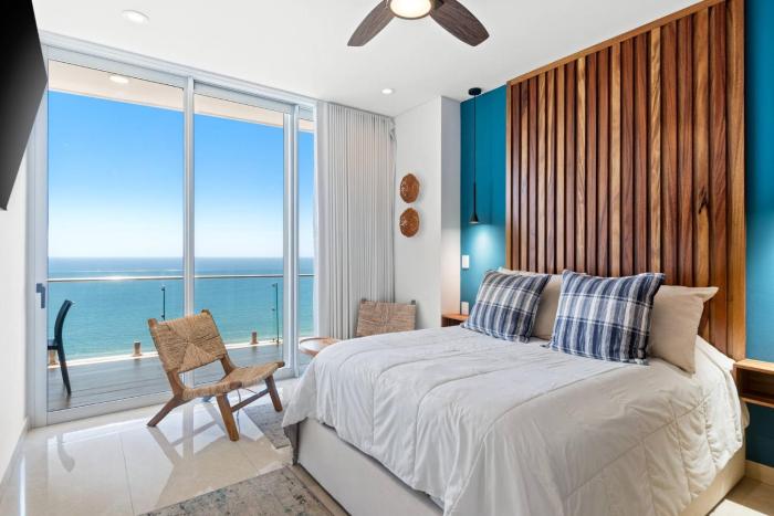 Beautiful View on 23rd Floor Beach Front at Camino Al Mar