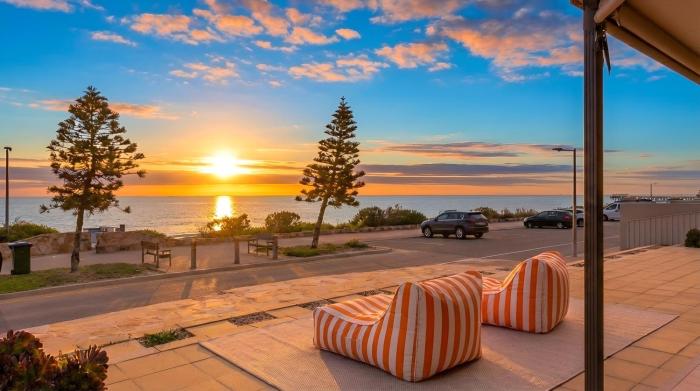 Beachfront 3BR with Sauna & Pool Table - Newly Renovated