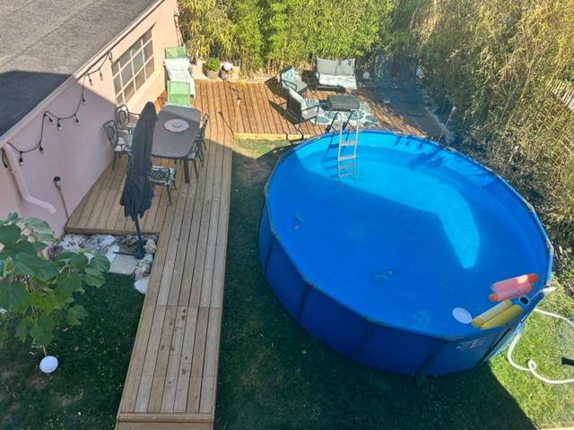 Maison familiale avec jardin et piscine 5 chambres Family home with garden and swimming pool 5 bedrooms