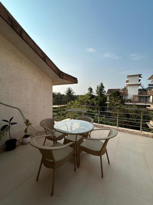 Ivy Retreat Baga by HNH