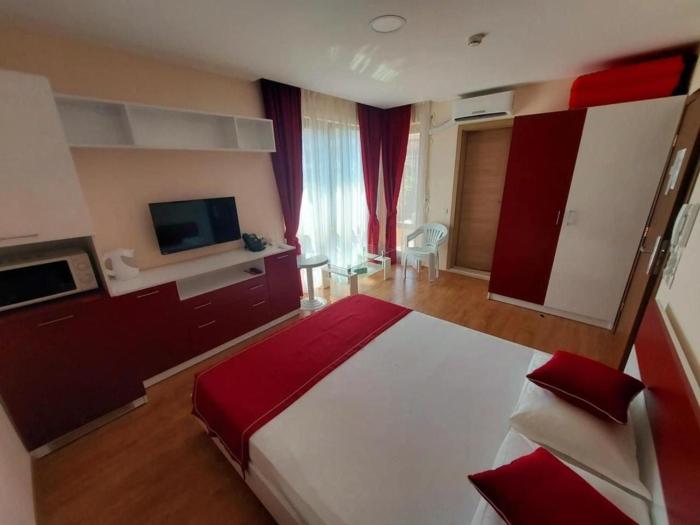 Студия с паркоместом на первой линии моря Premier Fort Beach