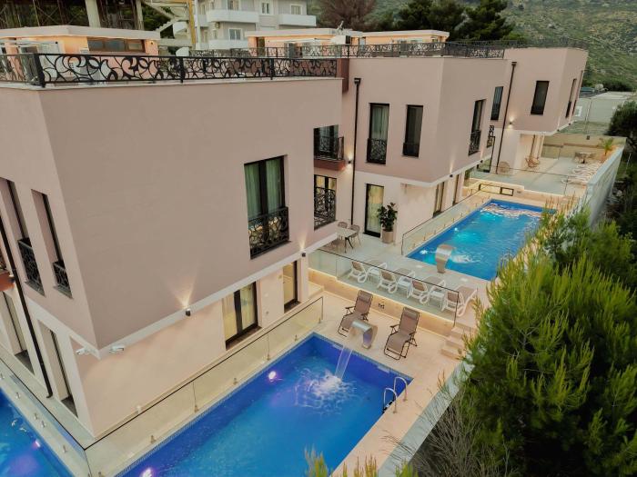 Luxury Apartment with Shared Pools - Evianamar II