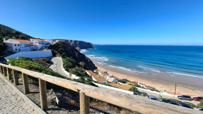 Arrifana Beach- T2 Sun & Surf Flat