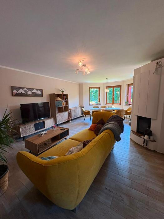 Spacious 3 plus 1 apartment 90m2 with terrace and garden