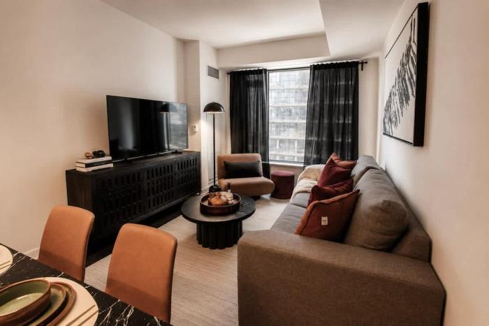 Stylish Yorkville Condo - Sleeps 3