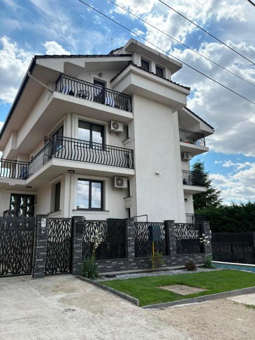 Casa Leahu