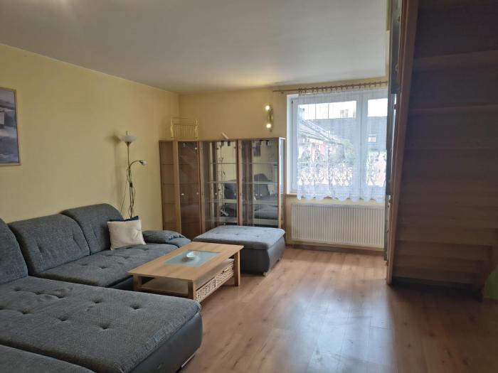 Spacious Family Apartment near Metro and Forest