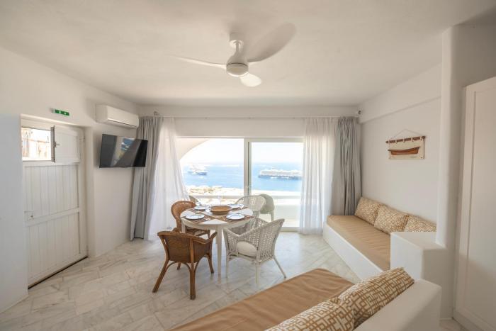 Eagles Nest Mykonos Suites & Apartments - Shared Pool & Jacuzzis