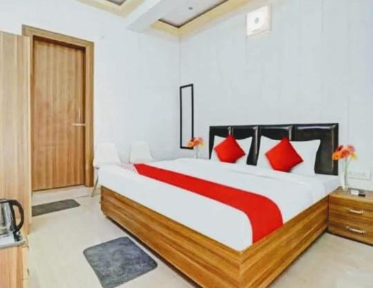 Hotel The Hills Aura
