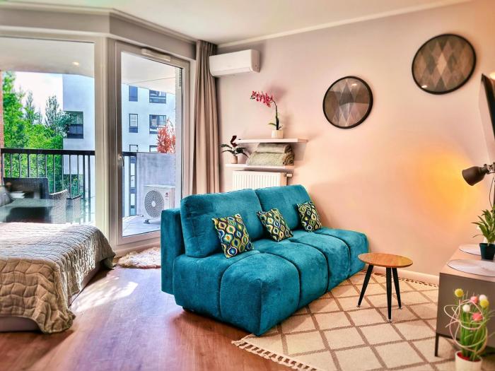 NEW APARTMENT near METRO & MALL in Green Oasis