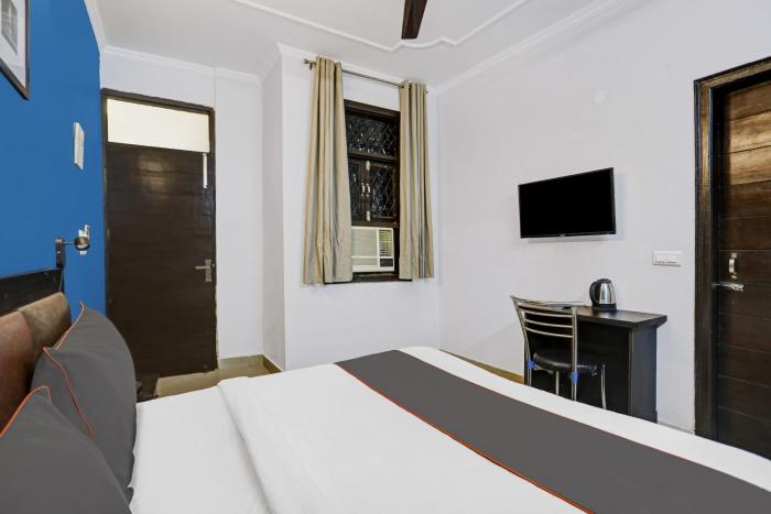 Collection O Agniv Residency Near Saket Metro