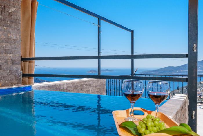 Luxury suite with pool and sauna in Kalkan