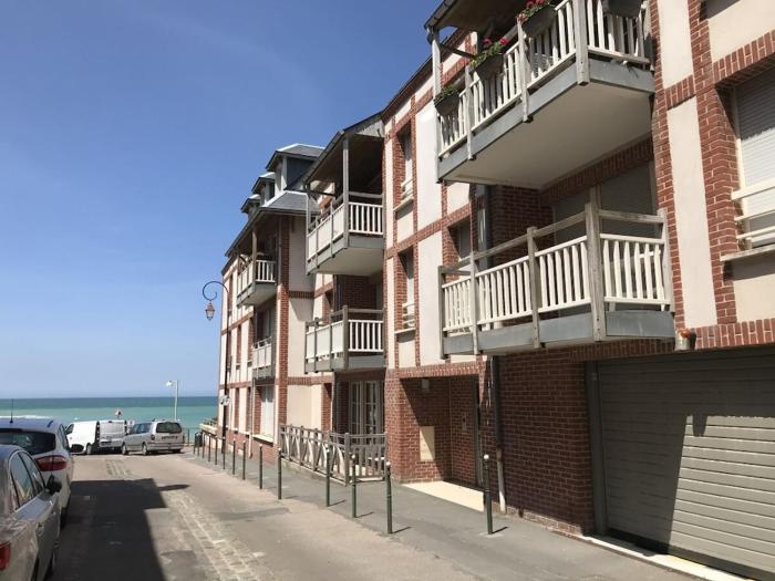 Holiday apartment in Yport with swimming pool