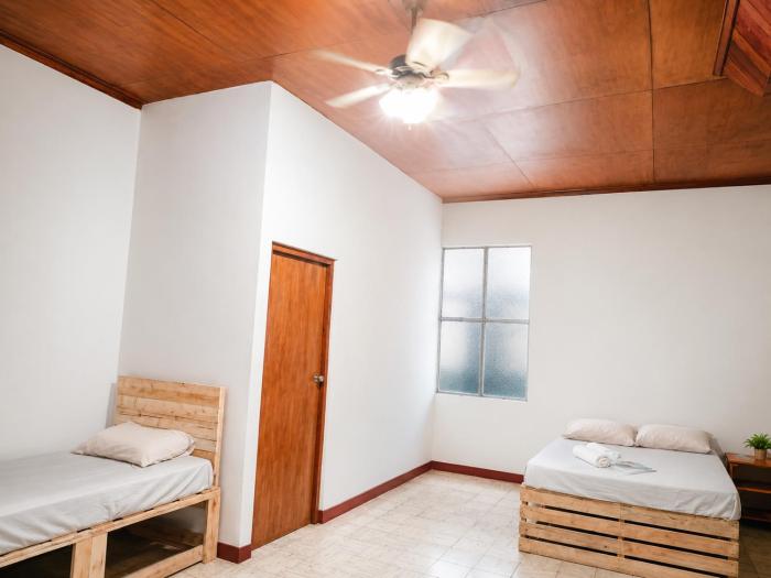 Casa Mundo Verde - Local Hostel