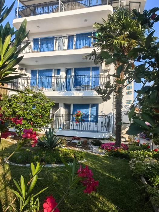 Albatros 2 Family Hotel