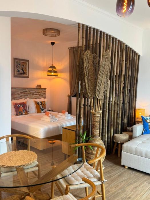 Avra Guesthouse