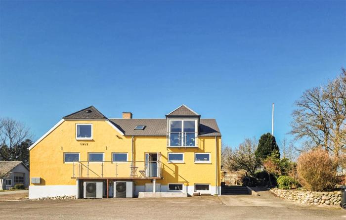 3 Bedroom Gorgeous Home In Holstebro