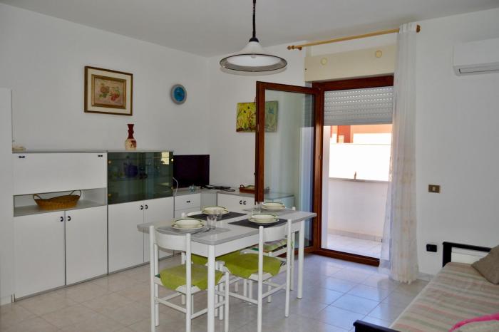 Sabbia e Mare, a Stones Throw from Lido Beach