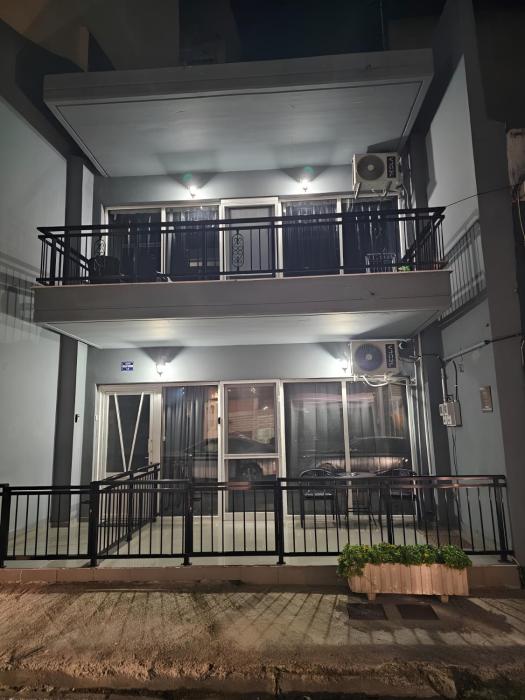 chous apartment